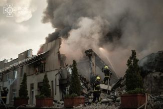 Forţele aeriene ucrainene afirmă că Rusia a lansat 570 de atacuri aeriene. Zelenski anunţă 13 morţi şi peste 90 de răniţi la Kiev – VIDEO