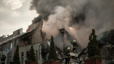 Forţele aeriene ucrainene afirmă că Rusia a lansat 570 de atacuri aeriene. Zelenski anunţă 13 morţi şi peste 90 de răniţi la Kiev – VIDEO