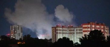 Rusia a atacat Kievul cu rachetă balistică: are loc un incendiu în două districte / A fost anunţată o alertă de raid aerian