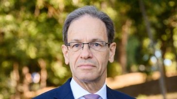 Ambasadorul Germaniei la Chişinău, acuzat că neagă identitatea românească a Basarabiei / Hubert Knirsch: Eu aş pune sub semnul întrebării ceea ce aţi spus despre Republica Moldova, că avem aceeaşi limbă, avem aceeaşi religie ca şi România