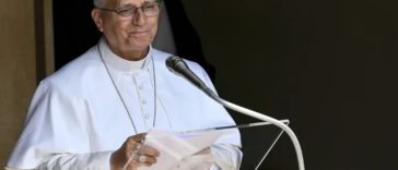 Papa îşi reiterează apelul la pace în O.Mijlociu, la Castel Gandolfo, după rugăciunea Angelus