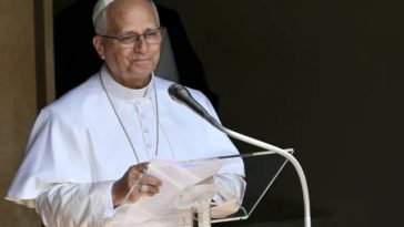 Papa îşi reiterează apelul la pace în O.Mijlociu, la Castel Gandolfo, după rugăciunea Angelus