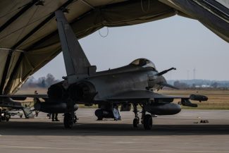Europenii reuşesc să acopere majoritatea lacunelor lăsate de SUA în planurile de apărare ale NATO, dă asigurări comandantul suprem Alexus Grynkewich. NATO va discuta aceste schimbări la summitul de la Ankara