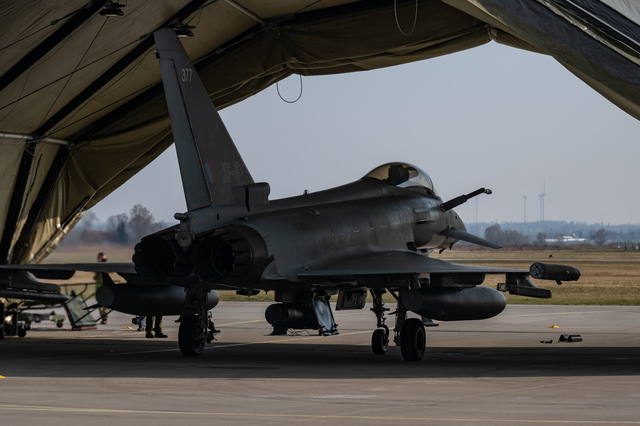 Europenii reuşesc să acopere majoritatea lacunelor lăsate de SUA în planurile de apărare ale NATO, dă asigurări comandantul suprem Alexus Grynkewich. NATO va discuta aceste schimbări la summitul de la Ankara