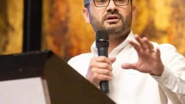 Florin Manole: Avem un articol în lege care presupune ca un anumit minister, şi nu o să spun acum care, un anumit minister şi deconcentratele sale primesc un spor pe care toate celelalte, pe muncă similară, pe atribuţii similare nu le primesc