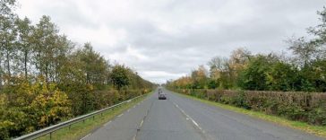 O bombă „extrem de puternică” a fost găsită într-un autoturism care se îndrepta spre Irlanda de Nord, anunţă poliţia irlandeză. Maşina era condusă de o tânără, iar mecanismul exploziv urma să fie folosit într-un atentat