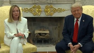 Giorgia Meloni spune că nu regretă încercările de a-l câştiga de partea sa pe Trump