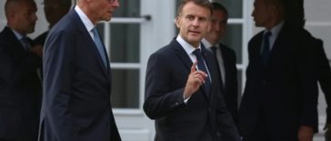 Parisul şi Berlinul vor o ”relansare” în domeniul apărării, la un Consiliu al Miniştrilor comun, la Castelul Augustusburg, în Germania şi să treacă peste eşecul avionului lor comun