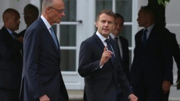 Parisul şi Berlinul vor o ”relansare” în domeniul apărării, la un Consiliu al Miniştrilor comun, la Castelul Augustusburg, în Germania şi să treacă peste eşecul avionului lor comun
