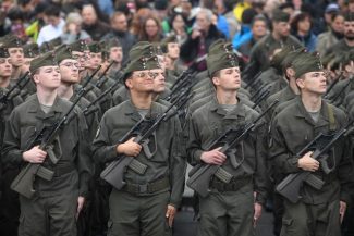 Austria, ţară neutră, intenţionează să prelungească serviciul militar în contextul războiului din Ucraina