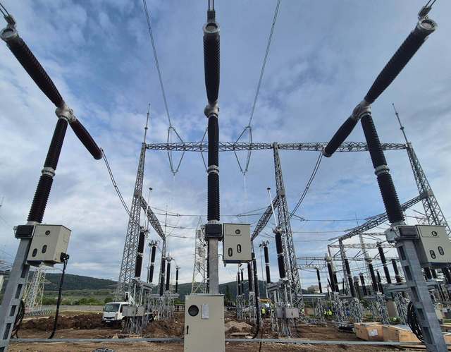 Transelectrica: Sistemul Electroenergetic Naţional funcţionează în condiţii de siguranţă, după oprirea Unităţii 1 de la Cernavodă. Consumul, în scădere, pe fondul concediilor / România va apela la importuri pentru acoperirea concumului
