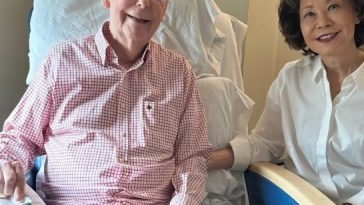 Senatorul republican Mitch McConnell afirmă că spitalizarea sa, sursă a multor speculaţii, a fost cauzată de o cădere