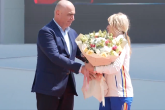 A fost inaugurată la Otopeni sala de gimnastică “Nadia Comăneci”, chiar la 50 de ani de când perfecţiunea a schimbat istoria / Ilie Bolojan: “Respect pentru oamenii care au dus numele ţării noastre pe meridianele globului” – VIDEO