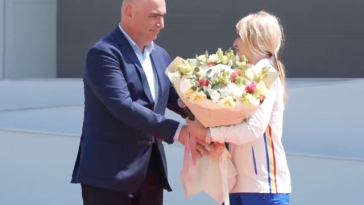 A fost inaugurată la Otopeni sala de gimnastică “Nadia Comăneci”, chiar la 50 de ani de când perfecţiunea a schimbat istoria / Ilie Bolojan: “Respect pentru oamenii care au dus numele ţării noastre pe meridianele globului” – VIDEO