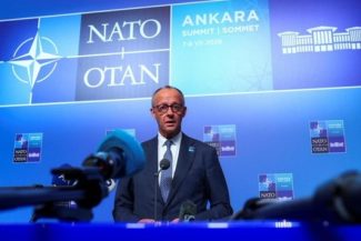 Friedrich Merz cere ca summitul NATO de la Ankara să transmită Moscovei mesajul că ”Rusia nu are nicio şansă să câştige acest război”, El evocă un nou ajutor european destinat Ucrainei, de 70 mld. € în 2026 şi 2027