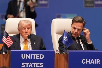 Liderii NATO participă la principala reuniune a summitului NATO, la Ankara, timp de trei ore, cu uşile închise