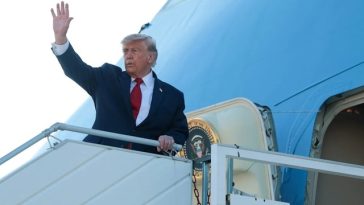 Trump nu a folosit noul Air Force One oferit de Qatar din motive de securitate, la cererea Secret Service, dezvăluie NYT. El a sugerat că el şi avionul pot fi ţinta Iranului. În Regatul Unit, s-a îmbarcat din vechiul în noul avion, către Washington