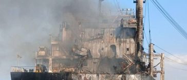 O navă comercială aparţinând Turciei, lovită de trei rachete ruseşti. Cinci marinari au fost ucişi, anunţă Kievul