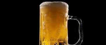 Canicula extremă schimbă obiceiurile de consum şi pune presiune pe producătorii europeni de băuturi