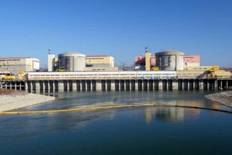 Comandamentul Energetic, convocat de urgenţă din cauza situaţiei care impune oprirea Reactorului 1 de la Cernavodă / Măsura, luată preventiv pentru a nu afecta pompele de răcire / Populaţia nu va fi afectată