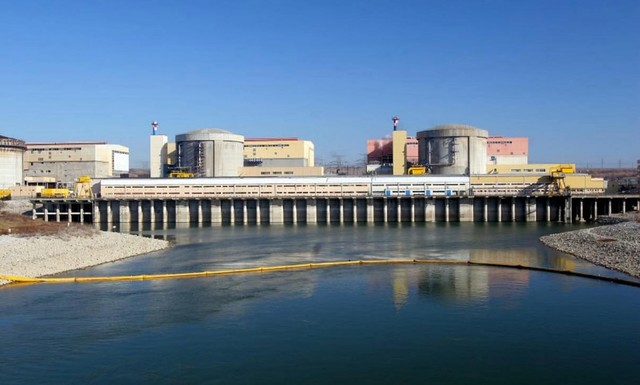 Comandamentul Energetic, convocat de urgenţă din cauza situaţiei care impune oprirea Reactorului 1 de la Cernavodă / Măsura, luată preventiv pentru a nu afecta pompele de răcire / Populaţia nu va fi afectată
