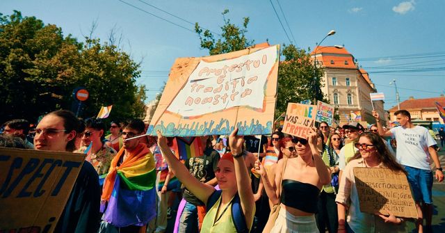 ACCEPT – Primăria Oradea invocă „bunele moravuri” pentru a interzice, pentru al patrulea an consecutiv, Marşul Oradea PRIDE