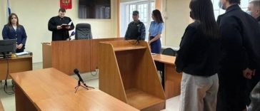 Trei angajaţi ai unui bar de la Orenburg, condamnaţi la închisoare pentru participare la ”comunitatea internaţională LGBT”, în ”primul caz penal” de ”extremism” de acest fel în Rusia