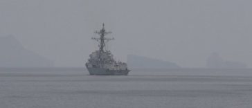 Iranul raportează noi atacuri asupra unor ţinte militare de pe cea mai mare insulă a sa, situată în apropierea Strâmtorii Ormuz. SUA confirmă noi lovituri