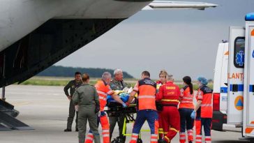 Pacient cu arsuri grave suferite în urma unui incendiu, intubat şi ventilat mecanic, transferat în Belgia, cu o aeronavă Spartan a MApN