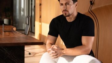 FSB îl acuză pe fondatorul Telegram, Pavel Durov, de sprijinirea terorismului şi emite un mandat internaţional de arestare pe numele său