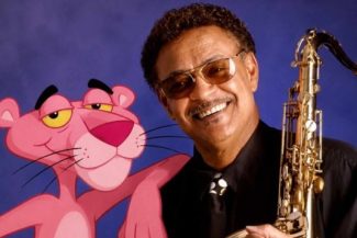 Saxofonistul Plas Johnson, celebrul interpret al temei muzicale din ”Pantera roz”, a murit la vârsta de 94 de ani