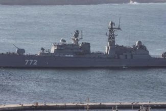 O navă rusă de război a desfăşurat un exerciţiu de tir cu muniţie reală la 74 km de Plymouth, în Canalul Mânecii, în ziua instalării lui Andy Burnham la Downing Street. A cerut HMS Tyne să se repoziţioneze. Kremlinul n-are ”nicio speranţă” la o îmbunătăţi