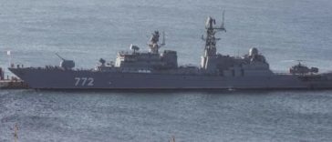 O navă rusă de război a desfăşurat un exerciţiu de tir cu muniţie reală la 74 km de Plymouth, în Canalul Mânecii, în ziua instalării lui Andy Burnham la Downing Street. A cerut HMS Tyne să se repoziţioneze. Kremlinul n-are ”nicio speranţă” la o îmbunătăţi