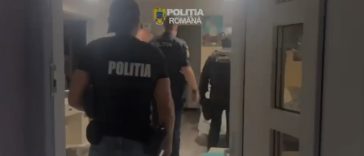 IGPR – 12 percheziţii la angajaţi ai unei societăţi comerciale şi complici ai acestora, suspectaţi de furt din aeronavele unei companii aeriene. Prejudiciul, estimat la 800.000 de euro