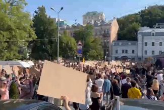 Proteste în Kiev şi în mai multe alte oraşe din Ucraina după demiterea ministrului apărării Mîhailo Fedorov – VIDEO