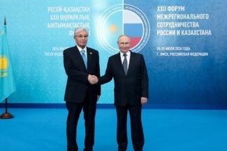 ”Toate astea trebuie să se oprească”, îi spune preşedintele kazah Qasym-Jomart Toqaev, la Omsk, la un summit al cooperării ruso-kazahe, lui Vladimir Putin. El cere o ”îngheţare” a conflictului şi spune că originile războiului sunt ”greu de înţeles”
