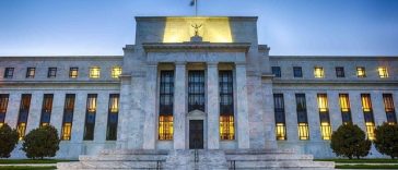 Rezerva Federală a SUA a menţinut dobânda de referinţă, însă trei oficiali au cerut majorarea acesteia