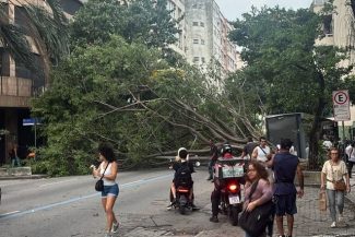 Cinci morţi şi pagube însemnate, după ce o furtună violentă a provocat haos în Rio de Janeiro – VIDEO