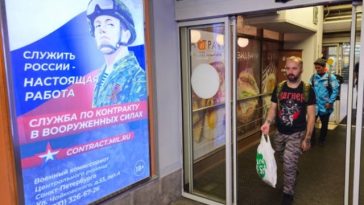 Un mort şi mai mulţi daţi dispăruţi în rândul al cel puţin 15 panamezi recrutaţi să participe la Războiul din Ucraina, anunţă autorităţile panameze, fără să precizeze de care dintre tabere au fost recrutaţi. Moscova: ”contractele semnate sunt de natură vo