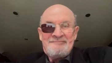 Atacatorul lui Salman Rushdie, condamnat şi pentru infracţiuni de terorism