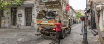 Primăria Capitalei anunţă că a stabilit „reguli clare” pentru curăţenia din Bucureşti/ Printre principalele modificări, introducerea sistemului „Plăteşti pentru cât arunci”, adică tarife calculate în funcţie de cantitatea de gunoi produsă