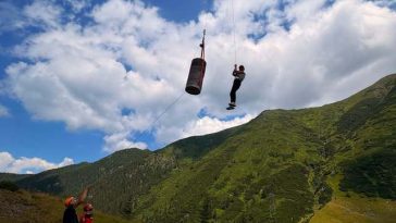Intervenţie a Salvamont la Bâlea Lac, după ce o avarie s-a produs la telecabină. Oficialii Salvamont anunţă că „situaţia nu este gravă” iar persoanele implicate sunt în siguranţă – FOTO