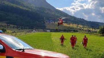 Un bărbat de 59 de ani a murit după ce a suferit un infarct în vârful muntelui, pe creasta principală din Parcul Naţional Piatra Craiului/ Deşi salvamontiştii au intervenit atât terestru, cât şi aerian, turistul nu a mai putut fi salvat