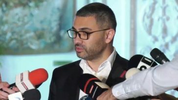 Florin Manole: Anvelopa salarială care nu poate fi depăşită este de 8 miliarde, cât am semnat cu toţii în acordul de la Cotroceni, sau de 12 miliarde? ar trebui ca Ministerul Finanţelor şi Ministerul Muncii să ne ofere un răspuns unic la această dilemă