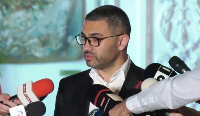 Florin Manole: Anvelopa salarială care nu poate fi depăşită este de 8 miliarde, cât am semnat cu toţii în acordul de la Cotroceni, sau de 12 miliarde? ar trebui ca Ministerul Finanţelor şi Ministerul Muncii să ne ofere un răspuns unic la această dilemă