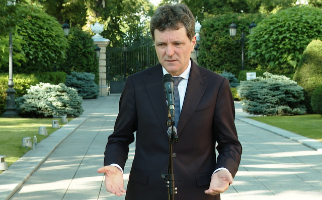 Nicuşor Dan, la Kiev: Am avut o discuţie bilaterală cu Volodimir Zelenski, despre minoritatea românească din Ucraina: Am vorbit despre cum să facem ca toate şcolile cu predare în limba română să rămână aşa cum sunt azi în comunităţile de români