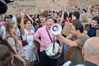 Protestele continuă pentru a cincea zi consecutiv la Kiev şi în alte oraşe din Ucraina