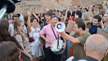 Protestele continuă pentru a cincea zi consecutiv la Kiev şi în alte oraşe din Ucraina