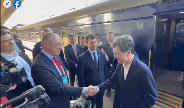 Preşedintele Nicuşor Dan a ajuns cu trenul la Kiev, pentru summitul Ucraina-Europa de Sud-Est, la invitaţia preşedintelui ucrainean Volodimir Zelenski – VIDEO