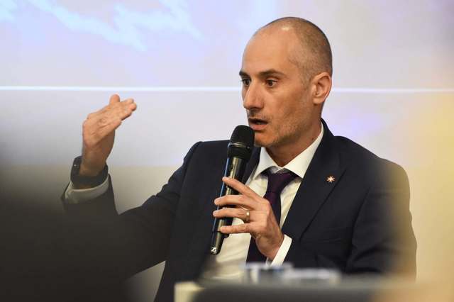 Şerban Semeniuc, reţeaua medicală Regina Maria: Sistemul are nevoie de mai mult dialog. Când faci investigaţii la Spitalul Judeţean X şi după aia te duci la un spital privat sau la o clinică privată, să nu repeţi serviciul, ci informaţia să circule